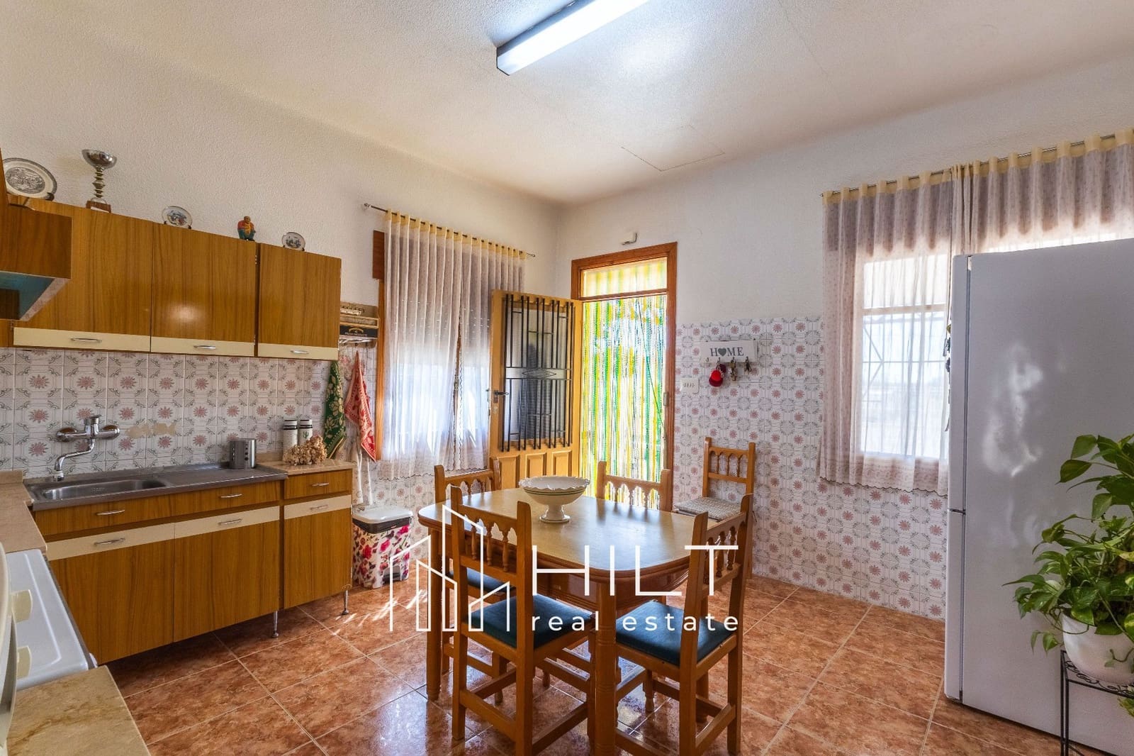 4 bedroom Villa for sale in Fortuna with garage - € 294,999 (Ref: 9813018)