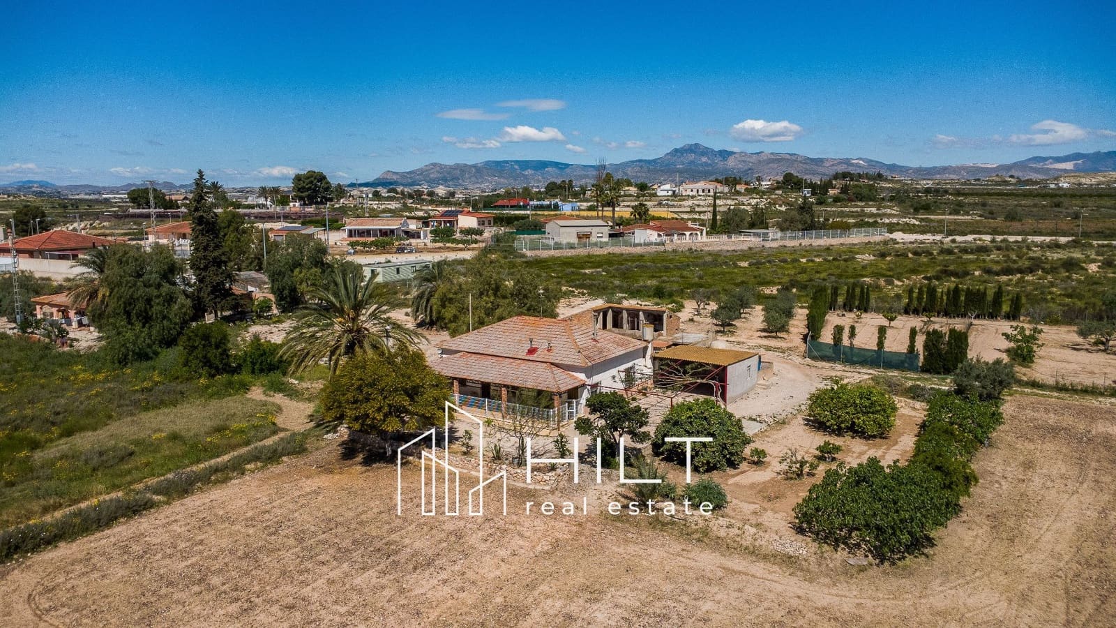 4 bedroom Villa for sale in Fortuna with garage - € 294,999 (Ref: 9813018)