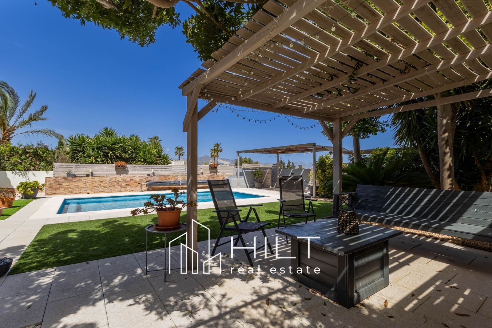 4 soveværelse Villa til salg i Fortuna med swimmingpool garage - € 354.999 (Ref: 9813022)