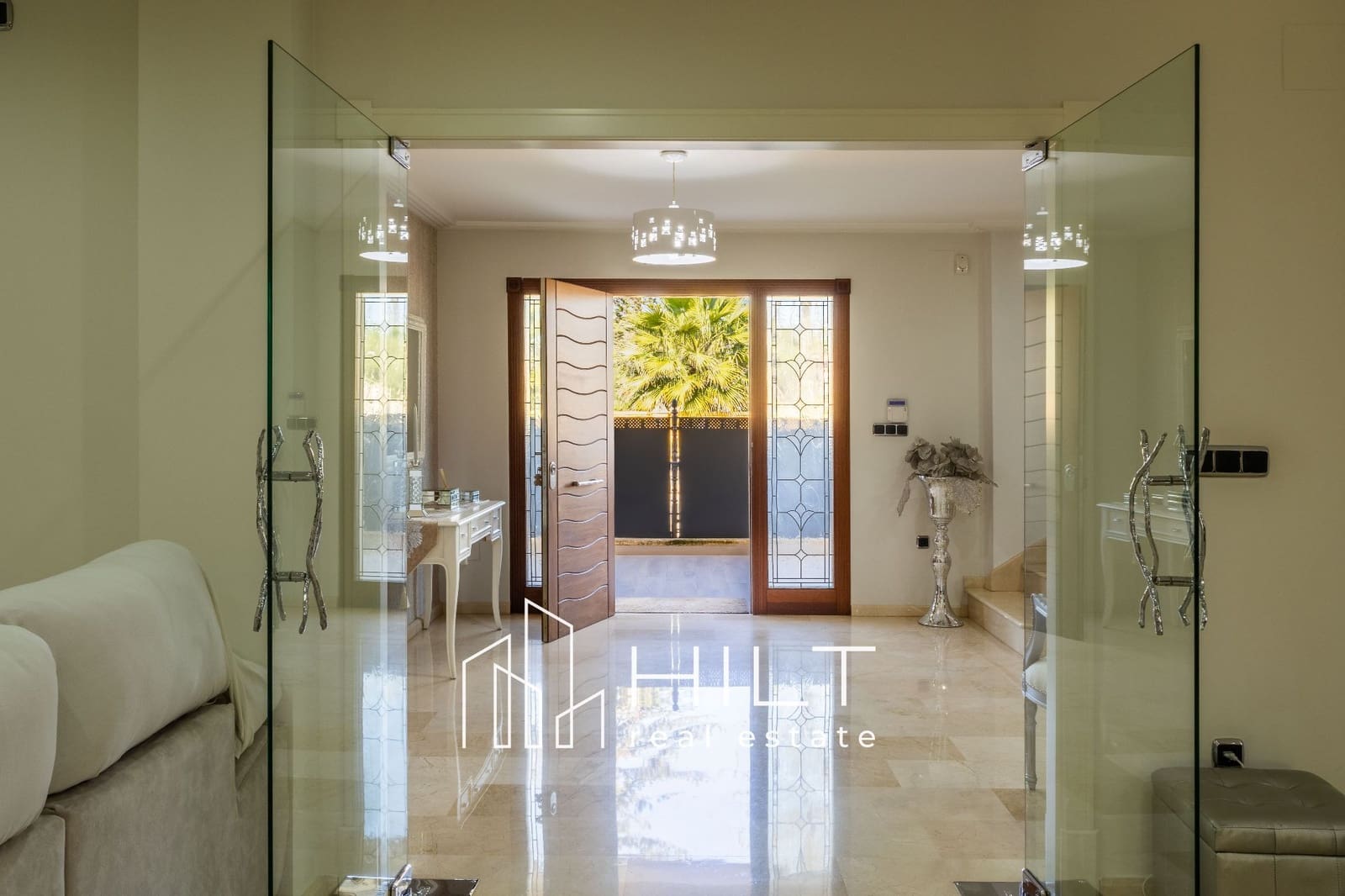 Chalet de 3 habitaciones en Algorfa en venta con piscina garaje - 1.199.999 € (Ref: 9813025)