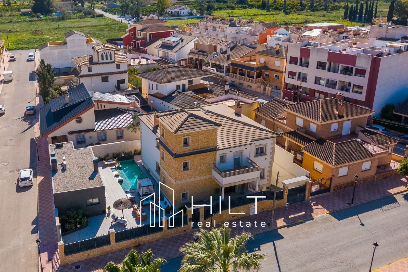 Chalet de 3 habitaciones en Algorfa en venta con piscina garaje - 1.199.999 € (Ref: 9813025)