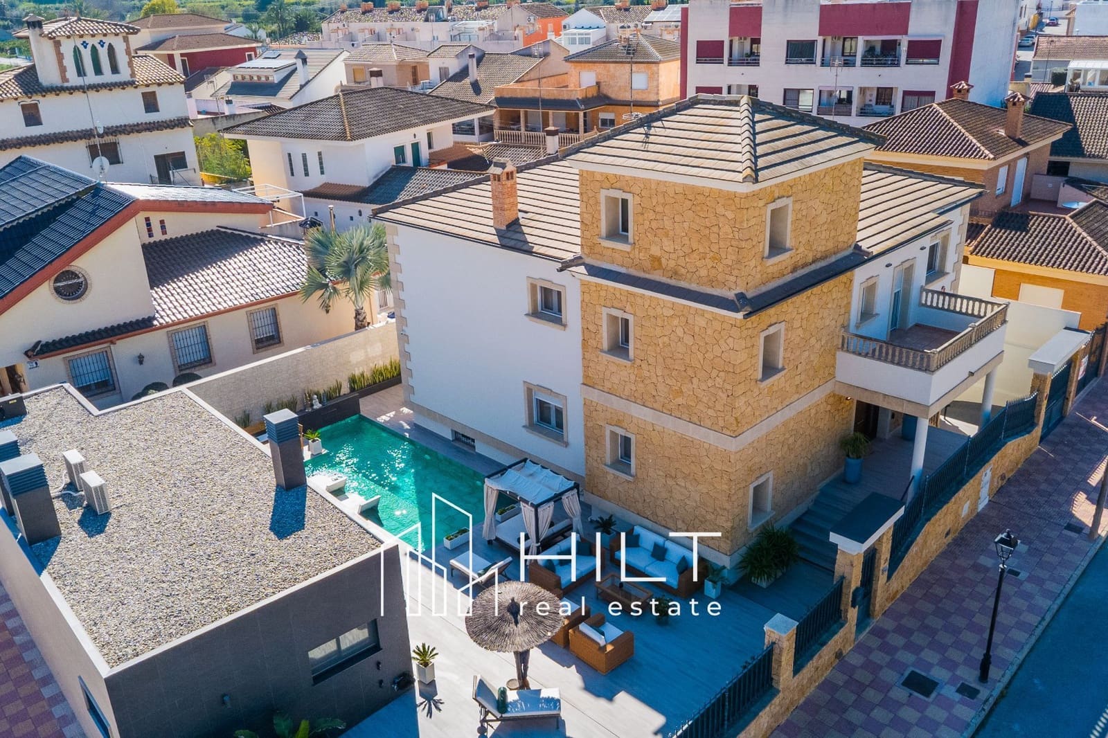 3 bedroom Villa for sale in Almoradi with pool garage - € 1,199,999 (Ref: 9813026)