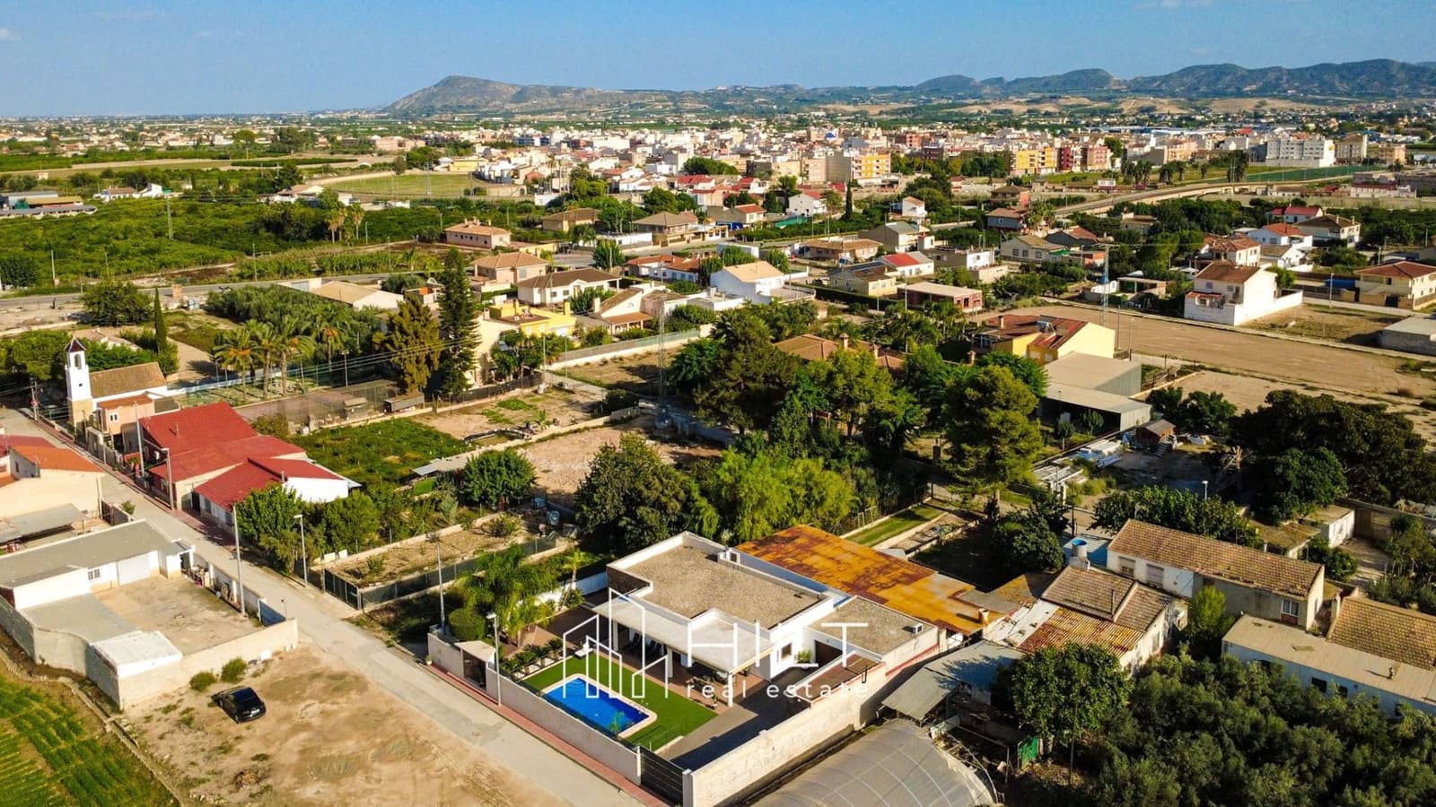 4 bedroom Villa for sale in Almoradi with pool garage - € 429,999 (Ref: 9813027)