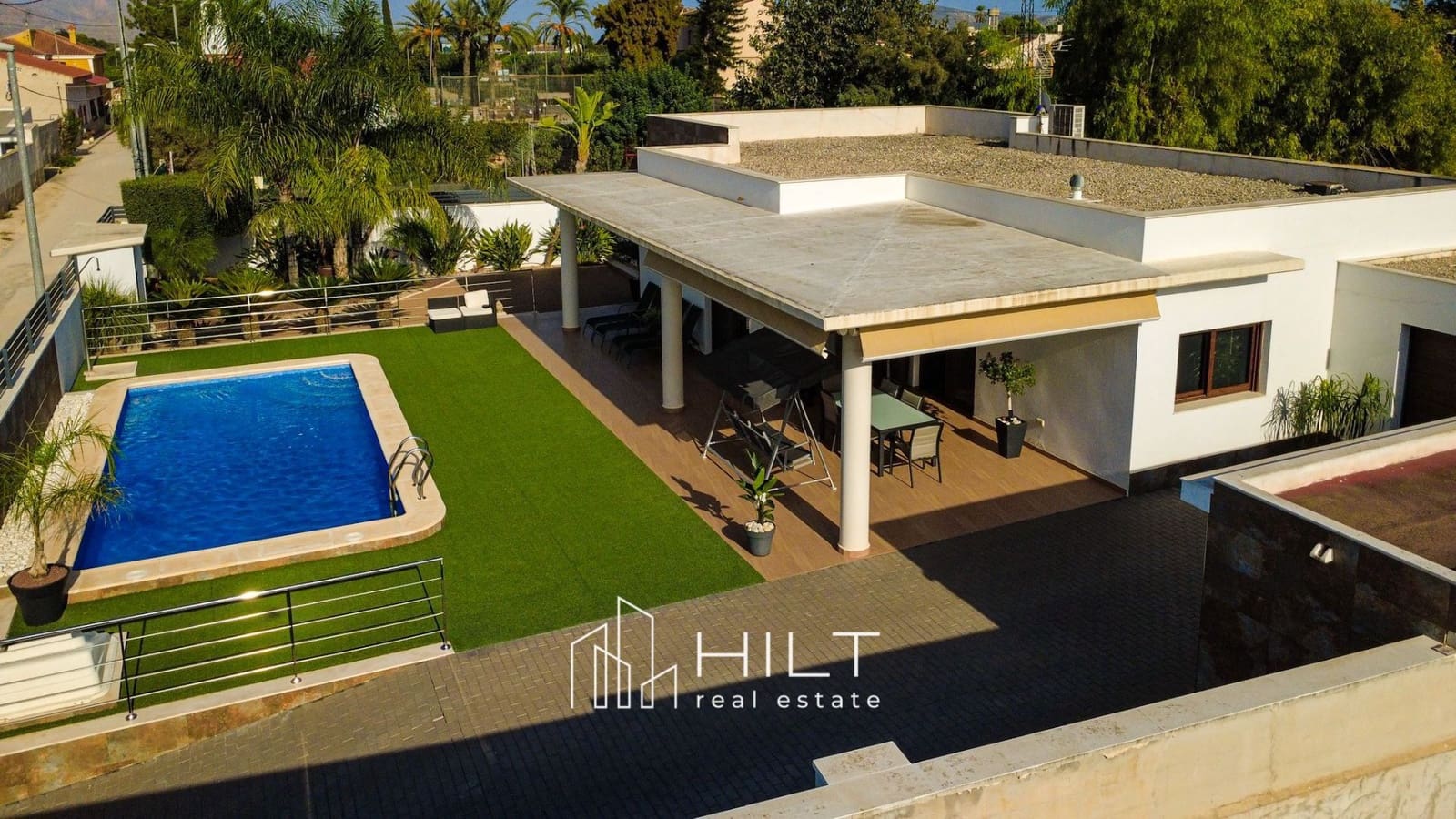 4 bedroom Villa for sale in Almoradi with pool garage - € 429,999 (Ref: 9813027)