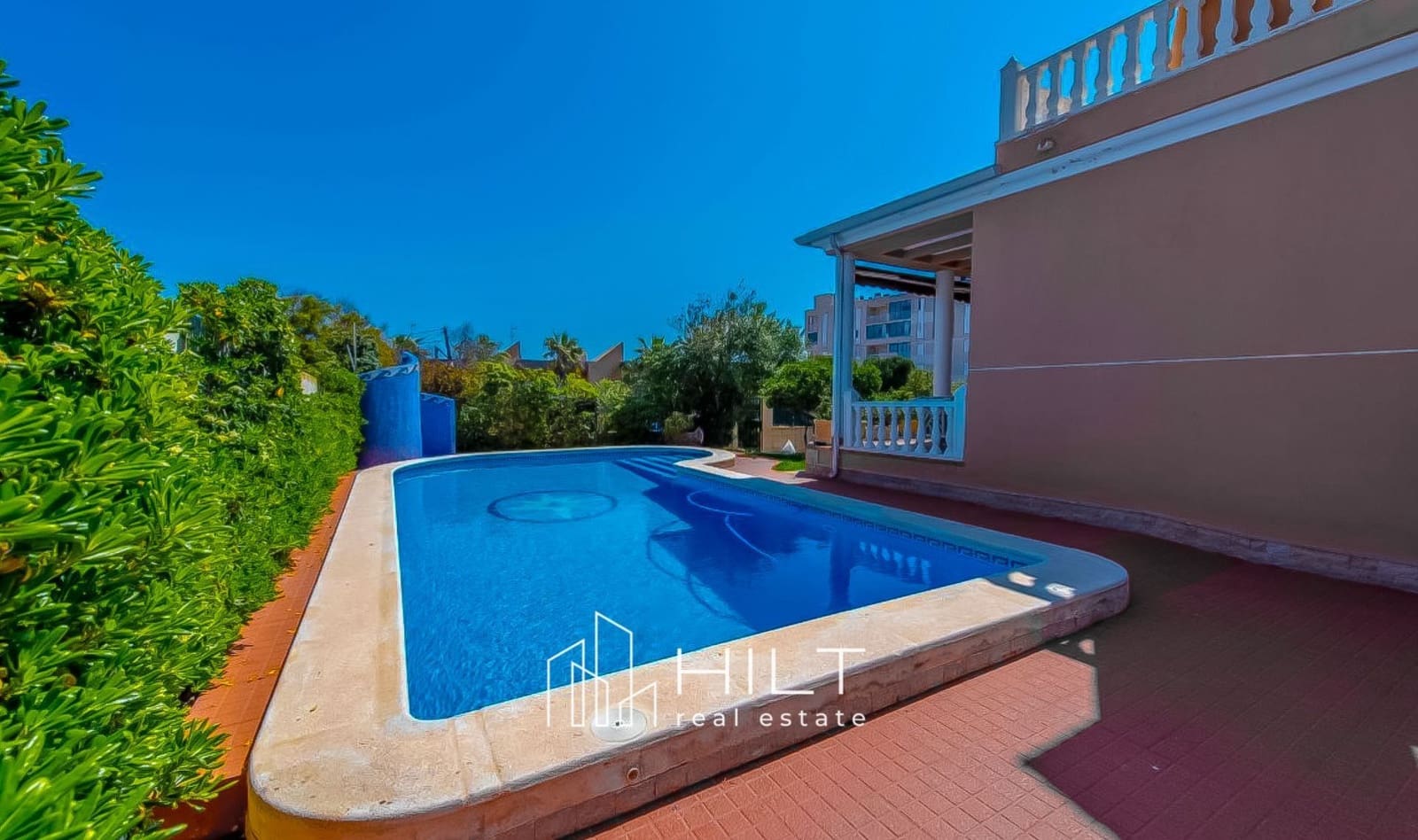 6 sovrum Villa till salu i Torrevieja med pool garage - 949 999 € (Ref: 9813029)