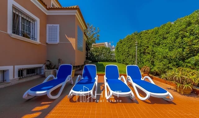 6 sovrum Villa till salu i Torrevieja med pool garage - 949 999 € (Ref: 9813029)
