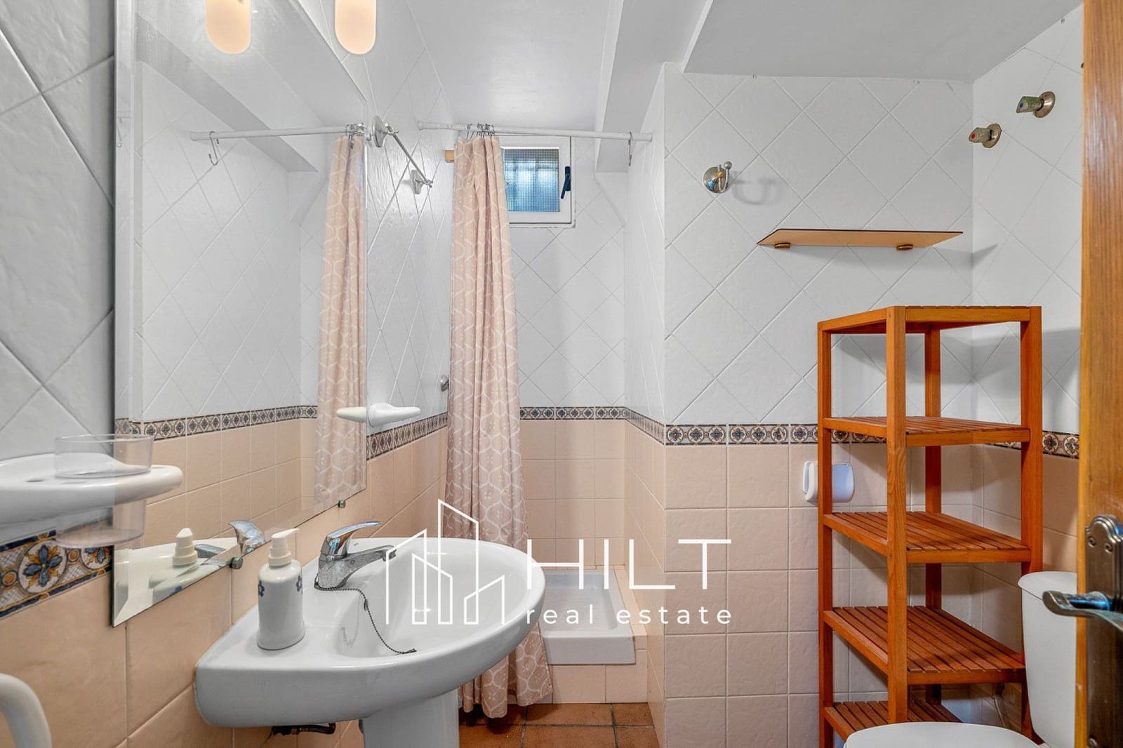 6 soverom Villa til salgs i Torrevieja med svømmebasseng garasje - € 949 999 (Ref: 9813029)