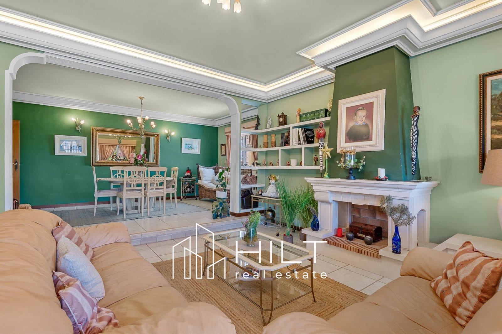 6 soverom Villa til salgs i Torrevieja med svømmebasseng garasje - € 949 999 (Ref: 9813029)