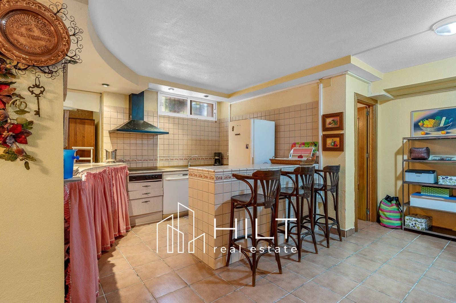 6 soverom Villa til salgs i Torrevieja med svømmebasseng garasje - € 949 999 (Ref: 9813029)