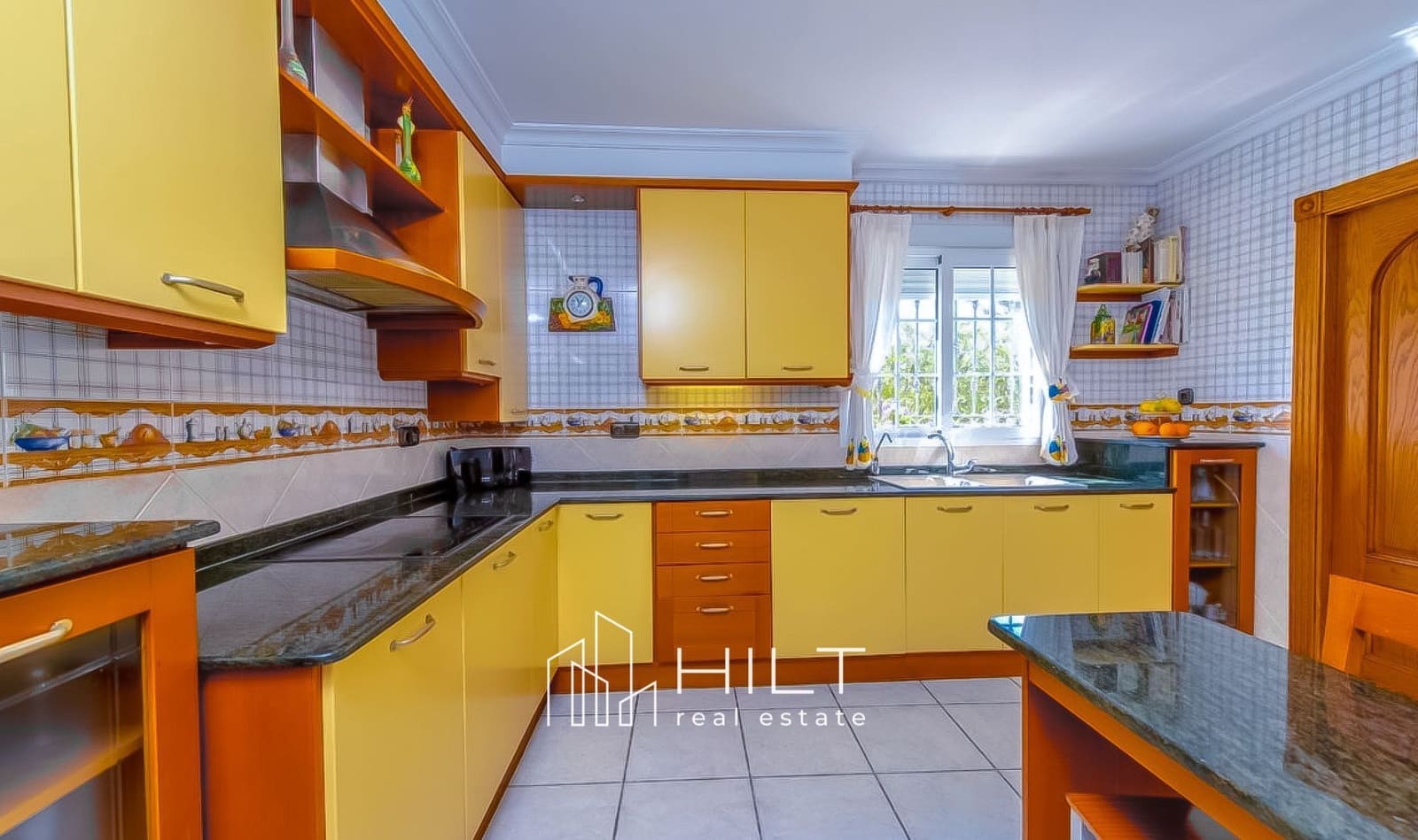 6 chambre Villa/Maison à vendre à Torrevieja avec piscine garage - 949 999 € (Ref: 9813030)