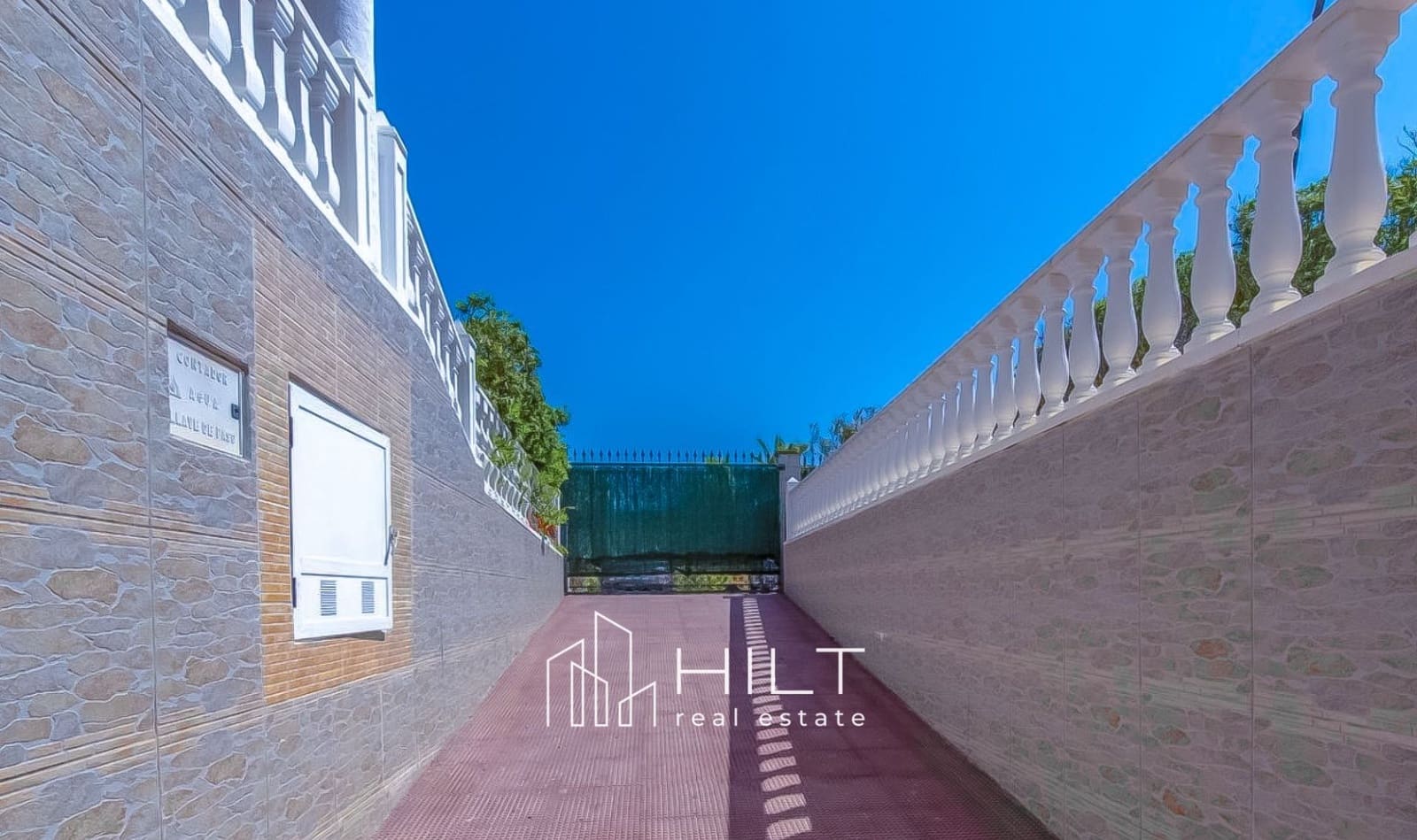 6 chambre Villa/Maison à vendre à Torrevieja avec piscine garage - 949 999 € (Ref: 9813030)