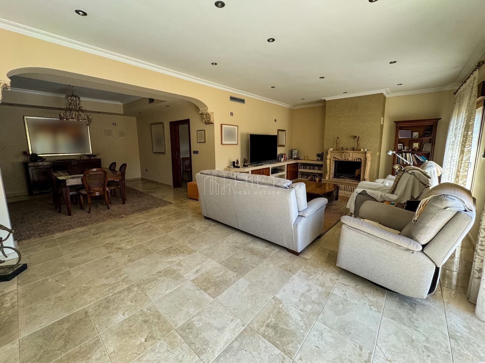 5 soveværelse Villa til salg i Algorfa med swimmingpool garage - € 850.000 (Ref: 9813031)
