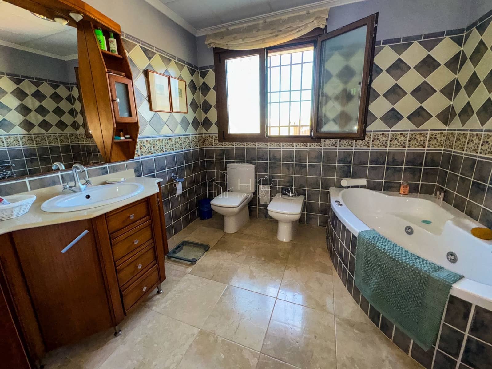 5 soveværelse Villa til salg i Algorfa med swimmingpool garage - € 850.000 (Ref: 9813031)