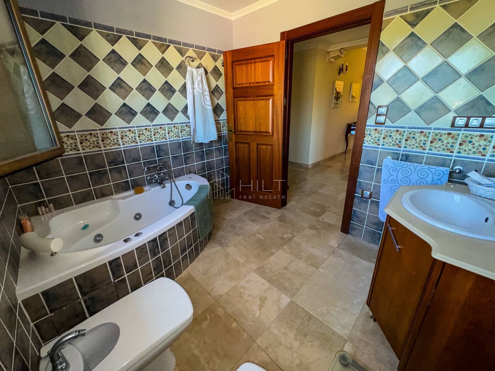 5 soveværelse Villa til salg i Algorfa med swimmingpool garage - € 850.000 (Ref: 9813031)