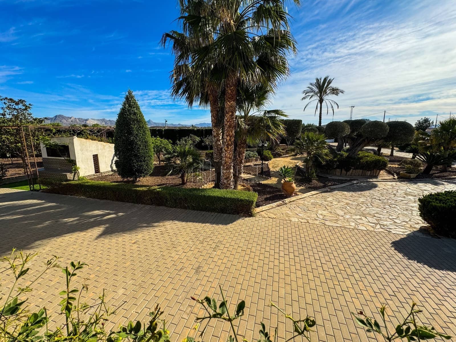 5 soveværelse Villa til salg i Algorfa med swimmingpool garage - € 850.000 (Ref: 9813031)