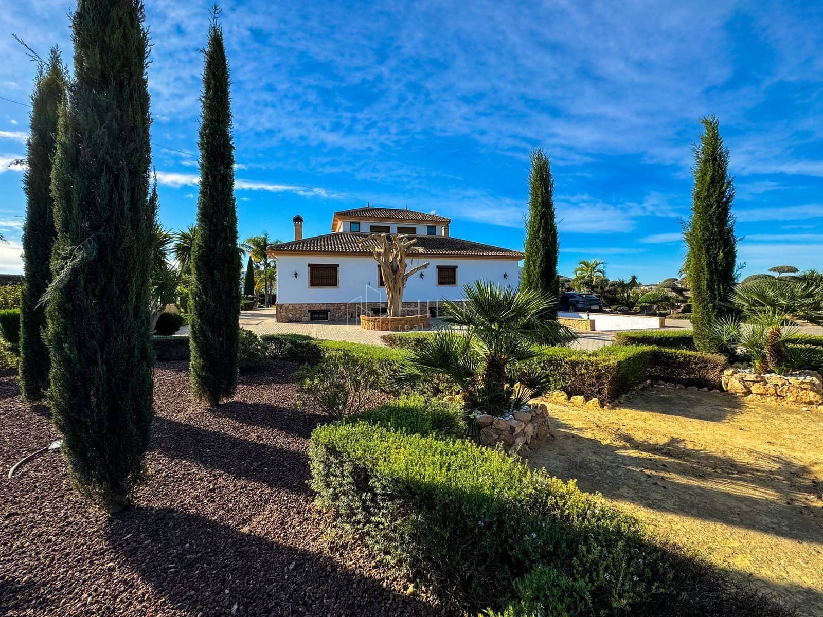 5 bedroom Villa for sale in Almoradi with pool garage - € 850,000 (Ref: 9813032)