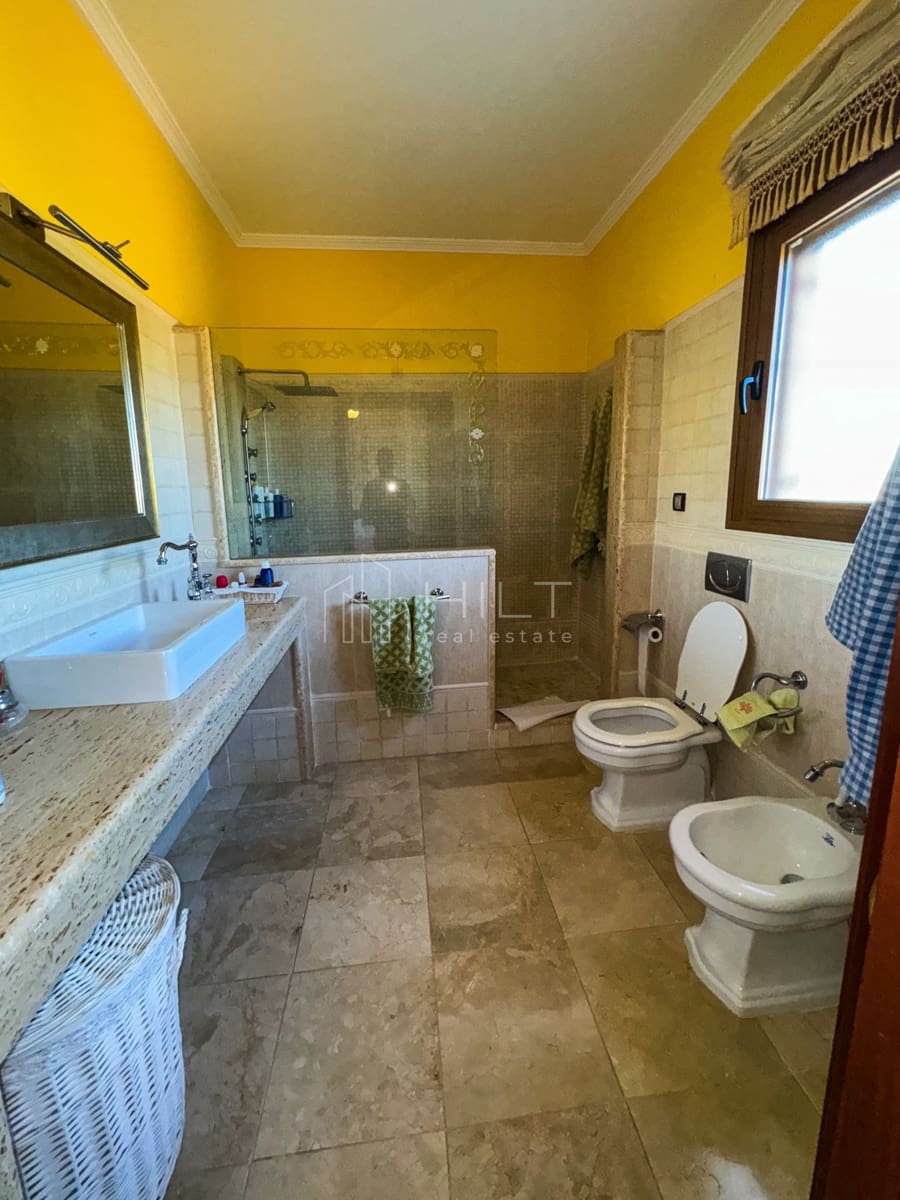 5 bedroom Villa for sale in Almoradi with pool garage - € 850,000 (Ref: 9813032)