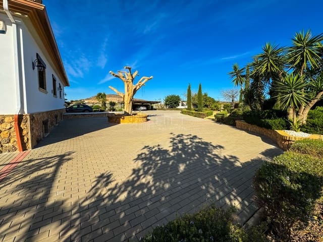 5 quarto Moradia para venda em Almoradí com piscina garagem - 850 000 € (Ref: 9813032)