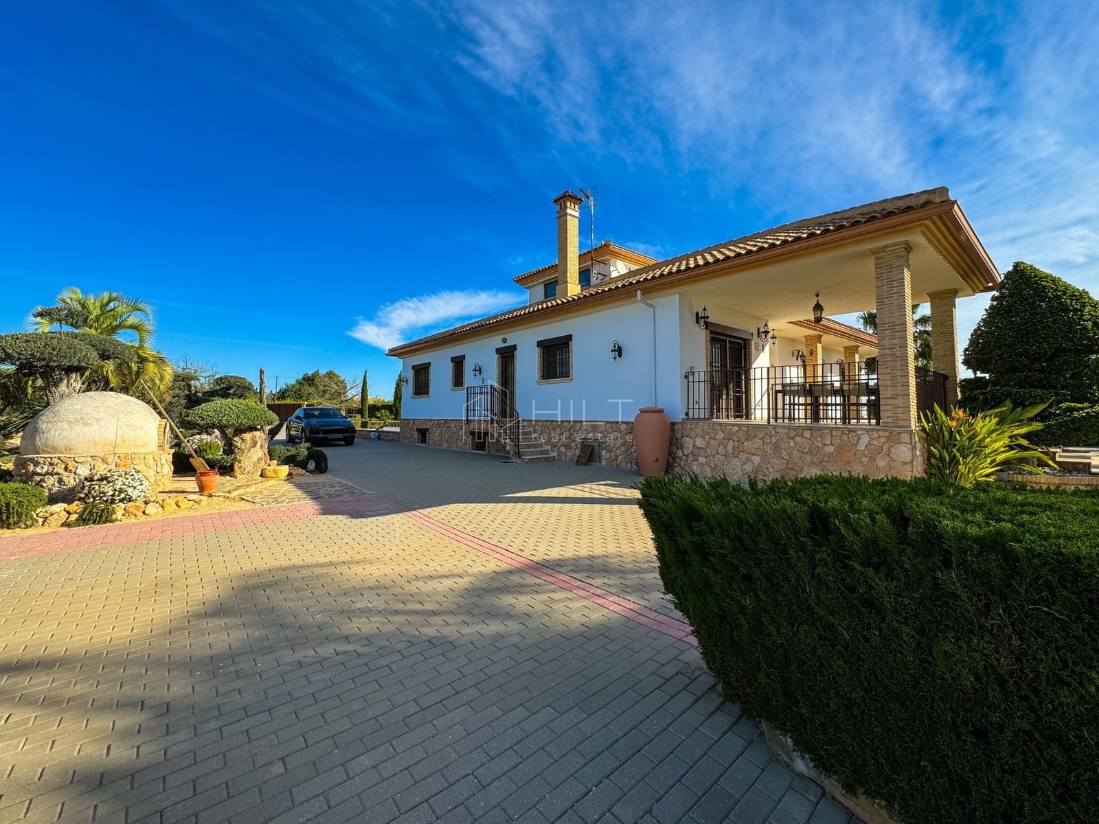 5 bedroom Villa for sale in Almoradi with pool garage - € 850,000 (Ref: 9813032)