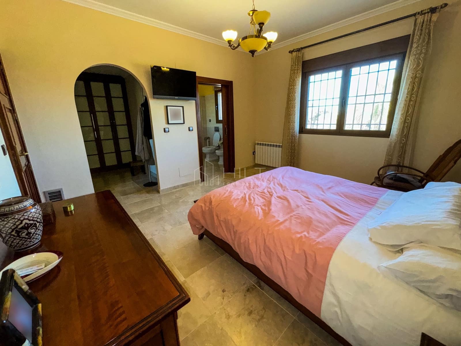 5 bedroom Villa for sale in Almoradi with pool garage - € 850,000 (Ref: 9813032)