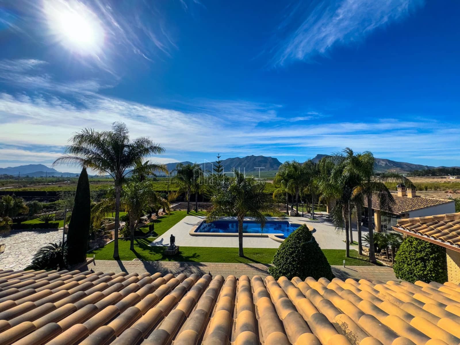 5 bedroom Villa for sale in Almoradi with pool garage - € 850,000 (Ref: 9813032)