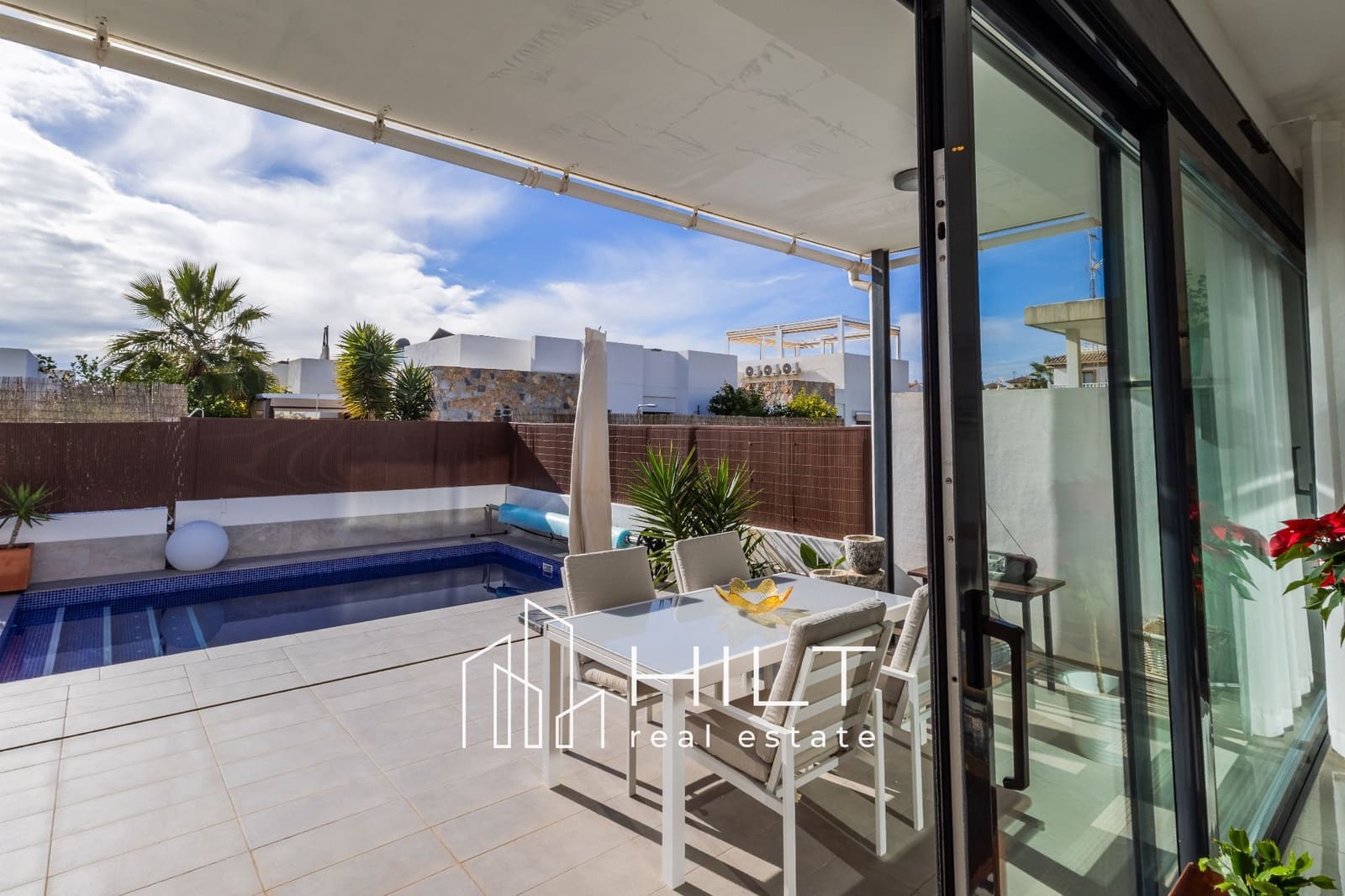 3 sovrum Villa till salu i Orihuela Costa med pool garage - 509 999 € (Ref: 9813033)