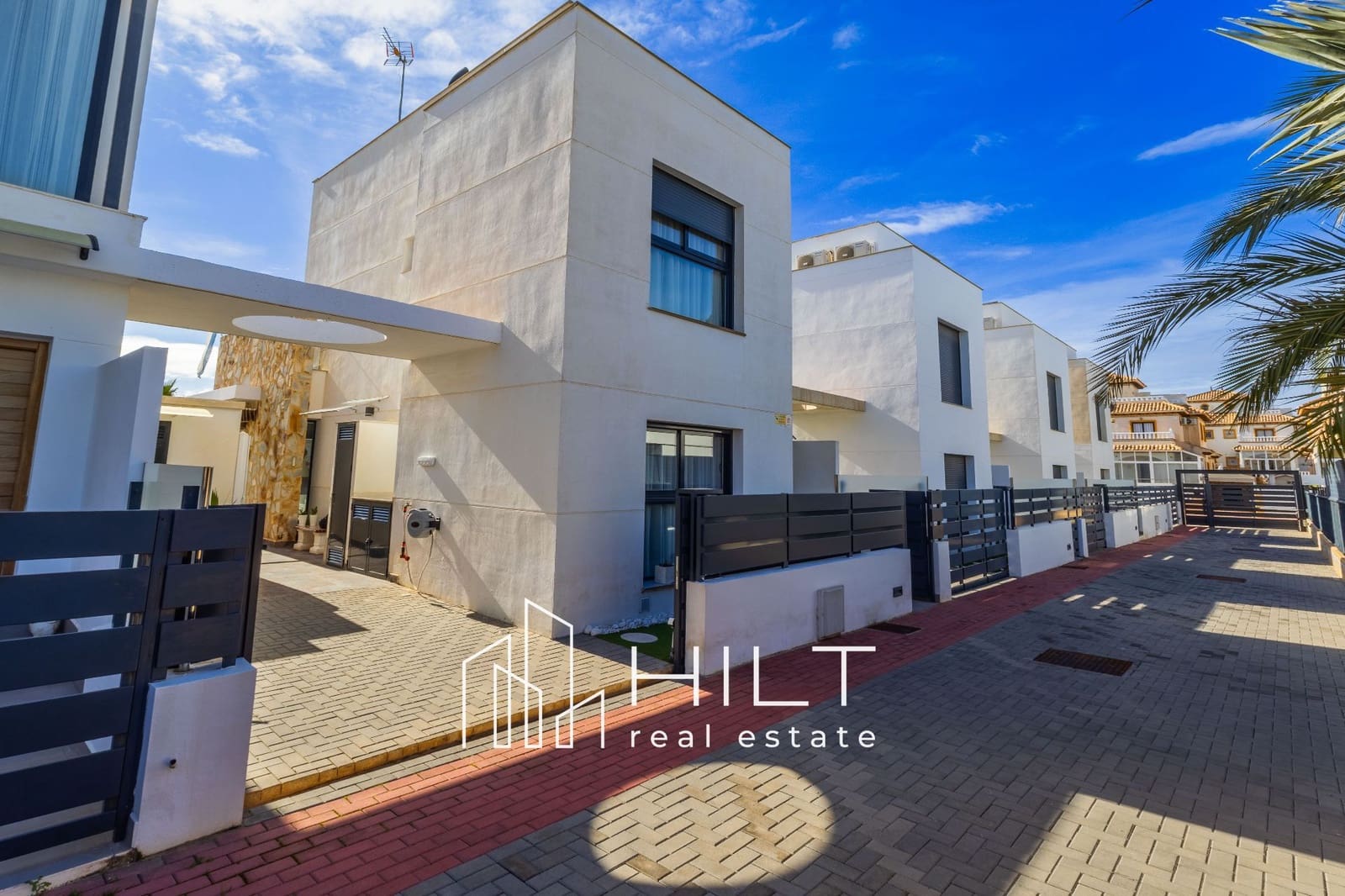 3 sovrum Villa till salu i Orihuela Costa med pool garage - 509 999 € (Ref: 9813033)