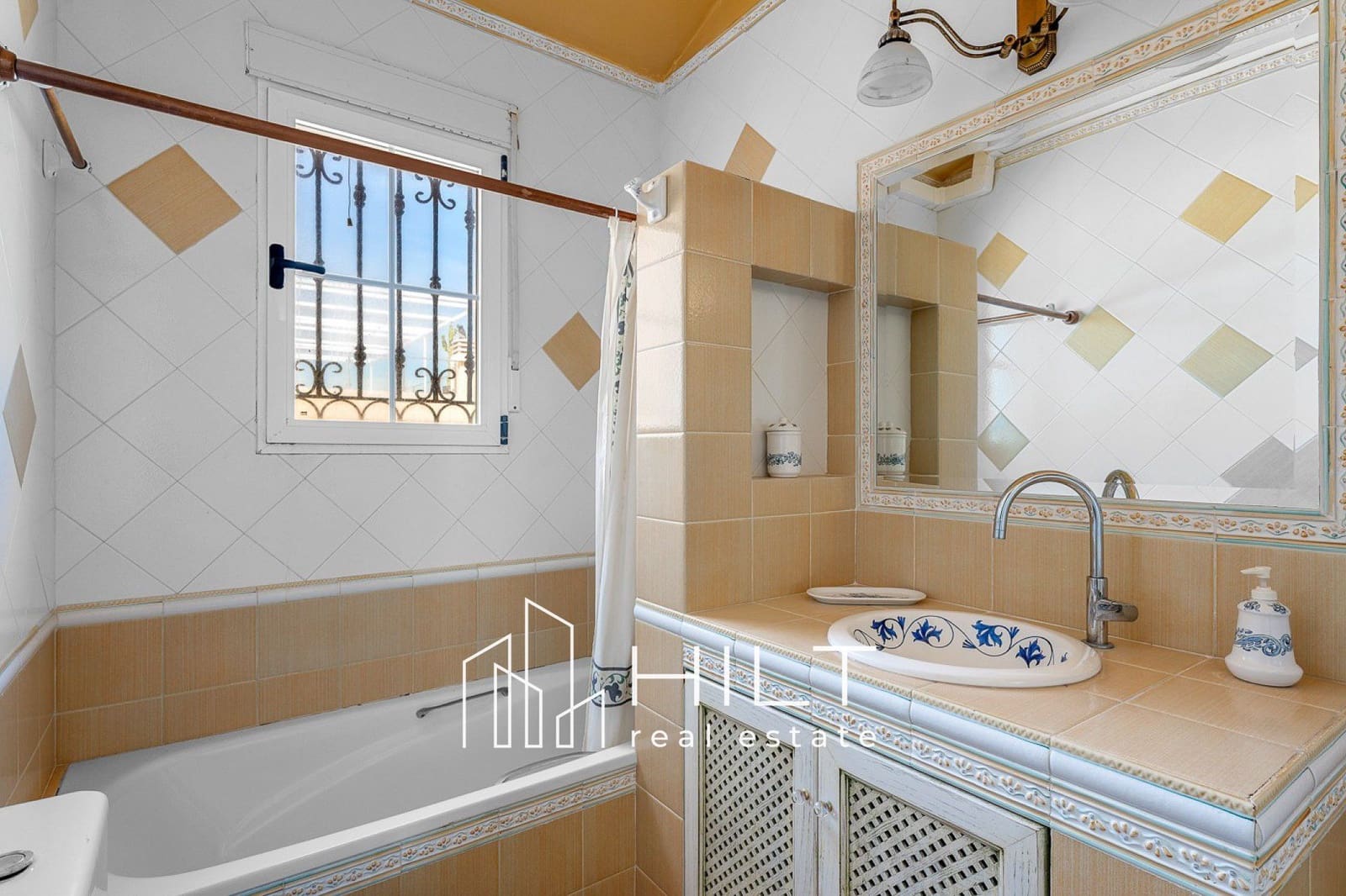 6 quarto Moradia para venda em Torrevieja com piscina garagem - 949 999 € (Ref: 9842155)