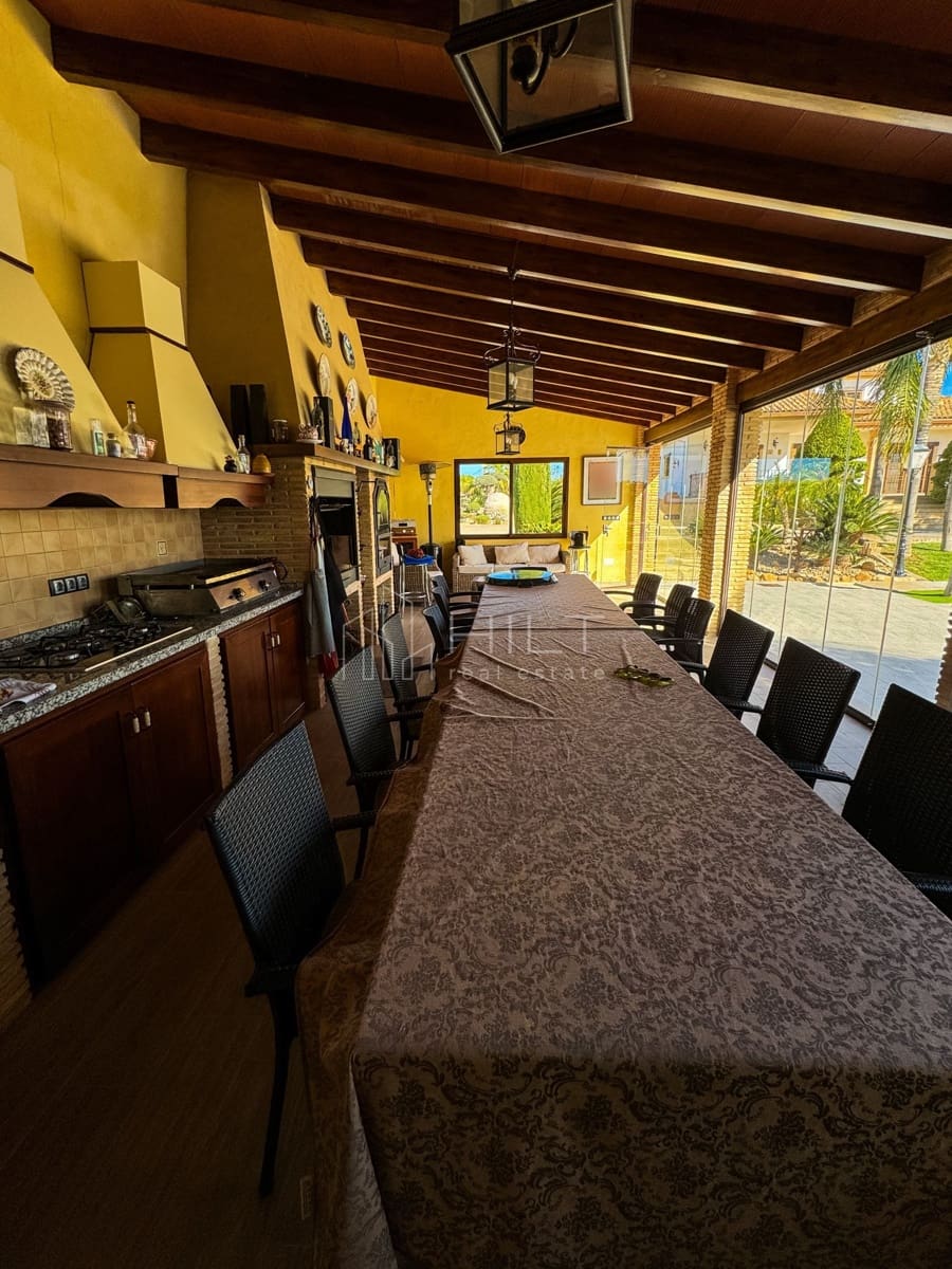 5 quarto Moradia para venda em Almoradi com piscina garagem - 850 000 € (Ref: 9893726)