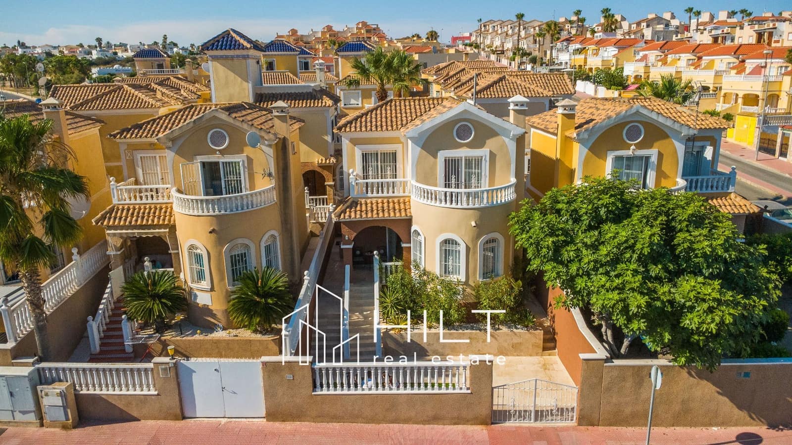 3 soverom Villa til salgs i Orihuela Costa med svømmebasseng garasje - € 249 999 (Ref: 9956808)