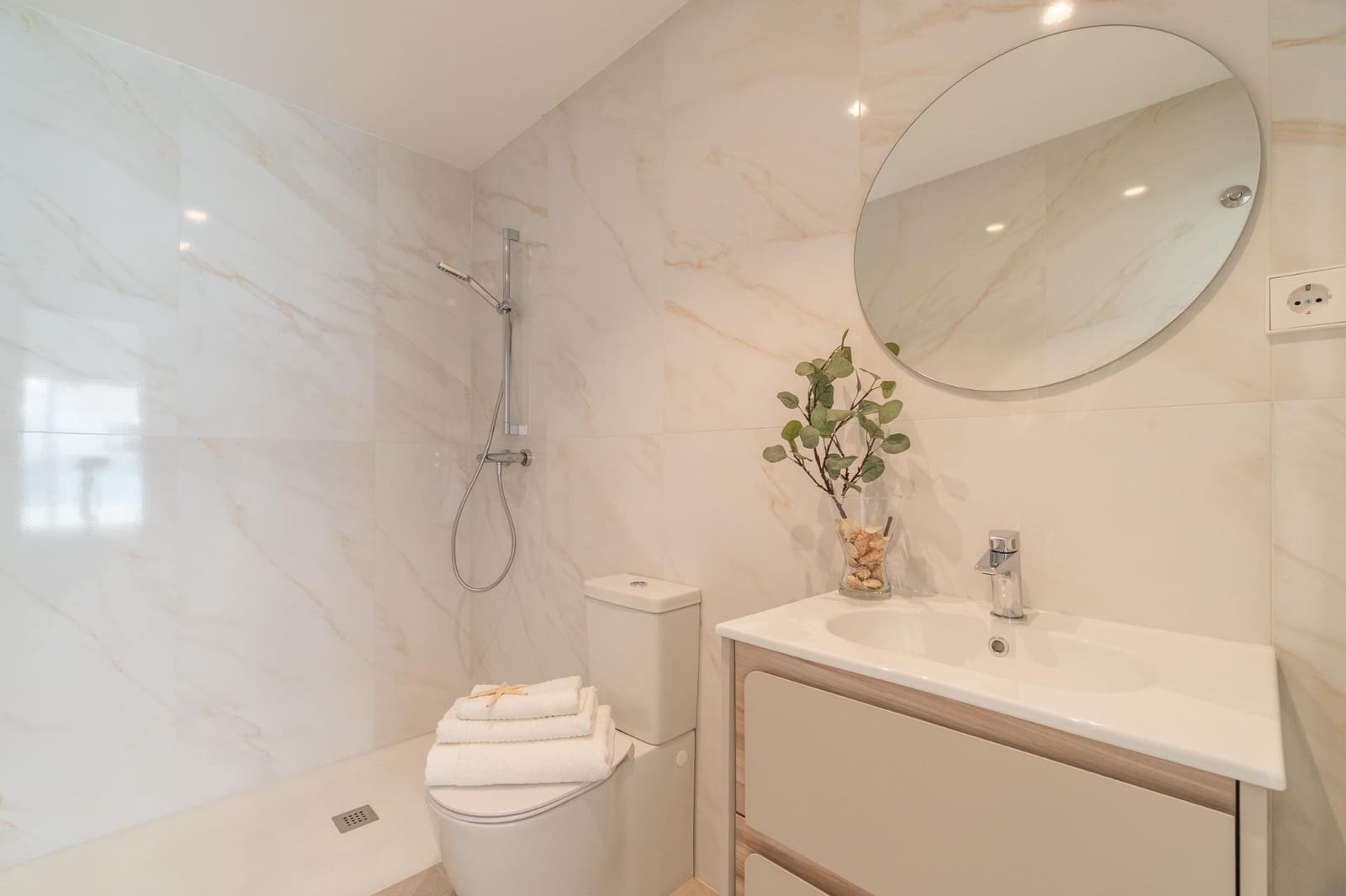 3 slaapkamer Flat te koop in Playa Flamenca met zwembad garage - € 380.000 (Ref: 9165726)