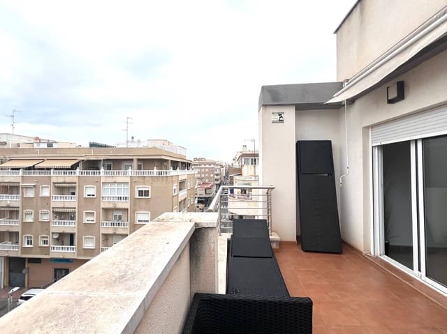 3 makuuhuone Kattohuoneisto myytävänä paikassa Torrevieja - 194 000 € (Ref: 9169493)