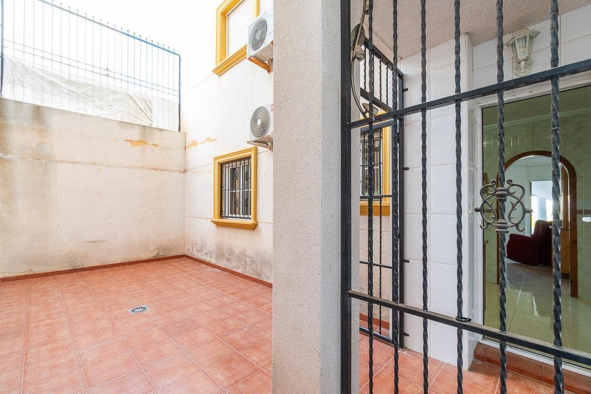 2 slaapkamer Appartement te koop in Orihuela Costa met zwembad - € 140.000 (Ref: 9436198)