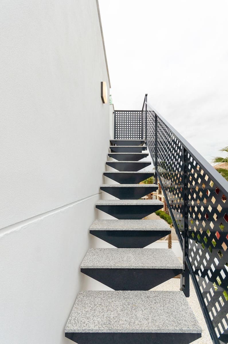 3 bedroom Villa for sale in El Limonar - € 409,000 (Ref: 9502343)