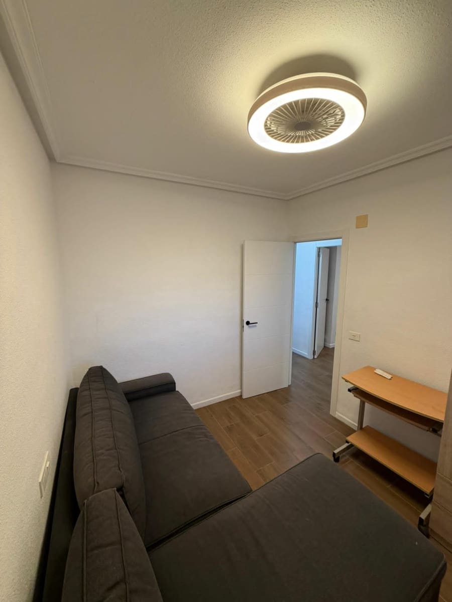 2 bedroom Apartment for sale in Punta Prima with garage - € 179,000 (Ref: 9846210)