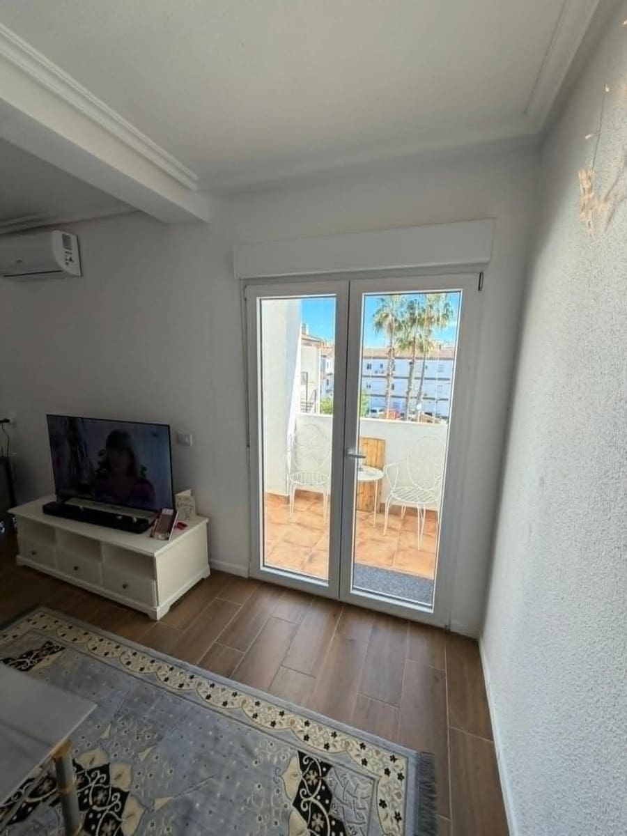2 bedroom Apartment for sale in Punta Prima with garage - € 179,000 (Ref: 9846210)