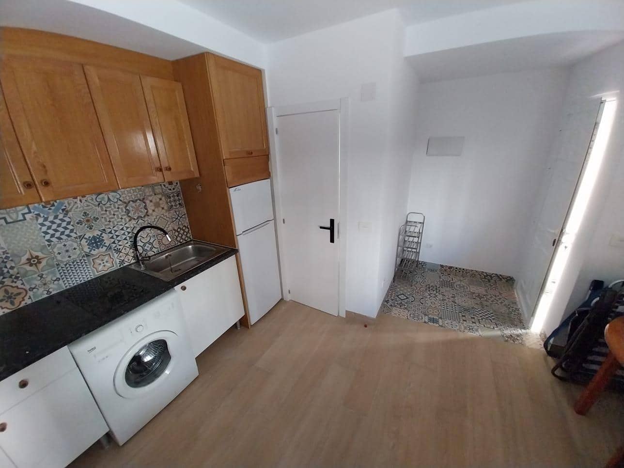 1 bedroom Studio for sale in Torrevieja - € 75,000 (Ref: 9846211)