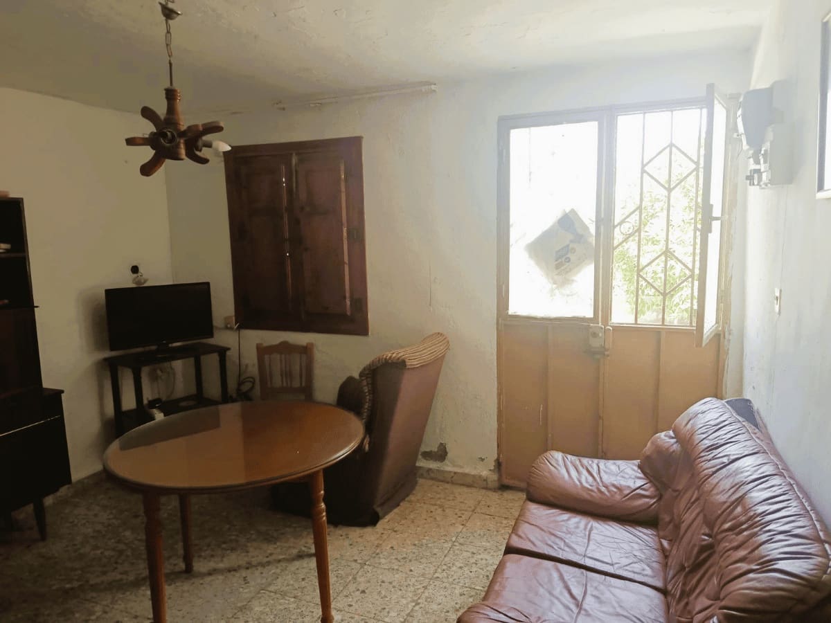 4 bedroom Townhouse for sale in Riofrio with garage - € 110,000 (Ref: 10054460)