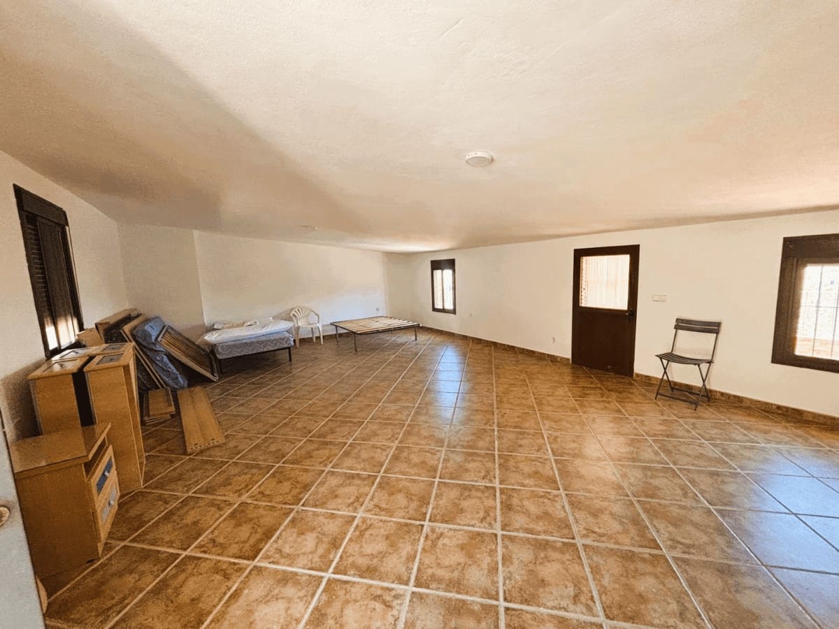 Finca/Casa Rural de 4 habitaciones en Casarabonela en venta - 420.000 € (Ref: 10057619)
