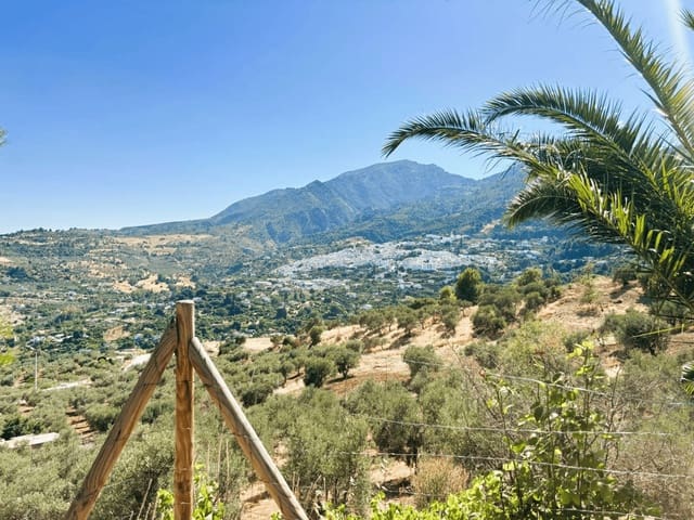 Finca/Casa Rural de 4 habitaciones en Casarabonela en venta - 420.000 € (Ref: 10057619)