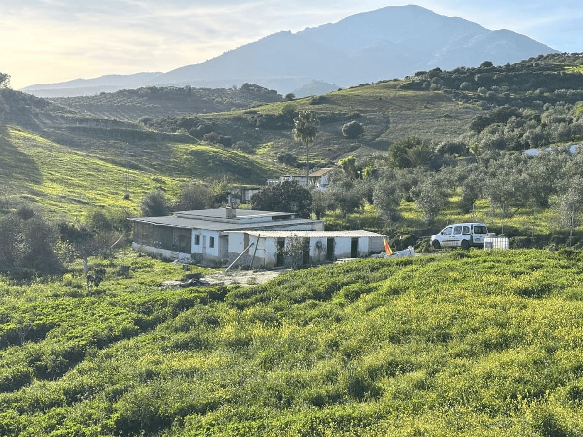2 bedroom Finca/Country House for sale in Casarabonela - € 770,000 (Ref: 10057709)
