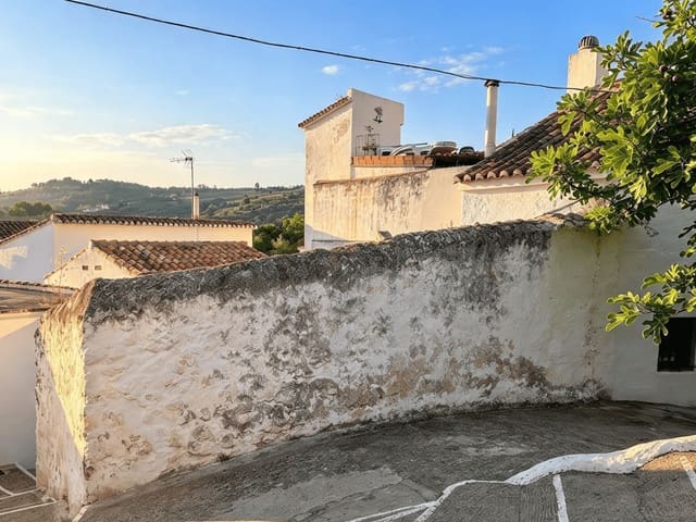 Casa em Banda para venda em Casarabonela - 40 000 € (Ref: 10163791)
