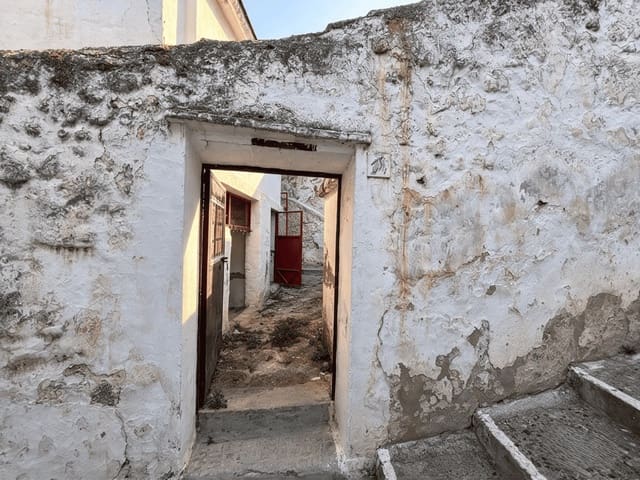 Casa em Banda para venda em Casarabonela - 40 000 € (Ref: 10163791)