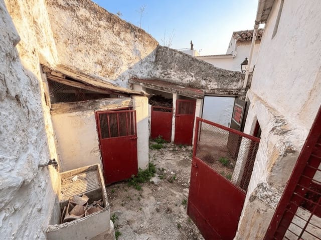 Casa em Banda para venda em Casarabonela - 40 000 € (Ref: 10163791)