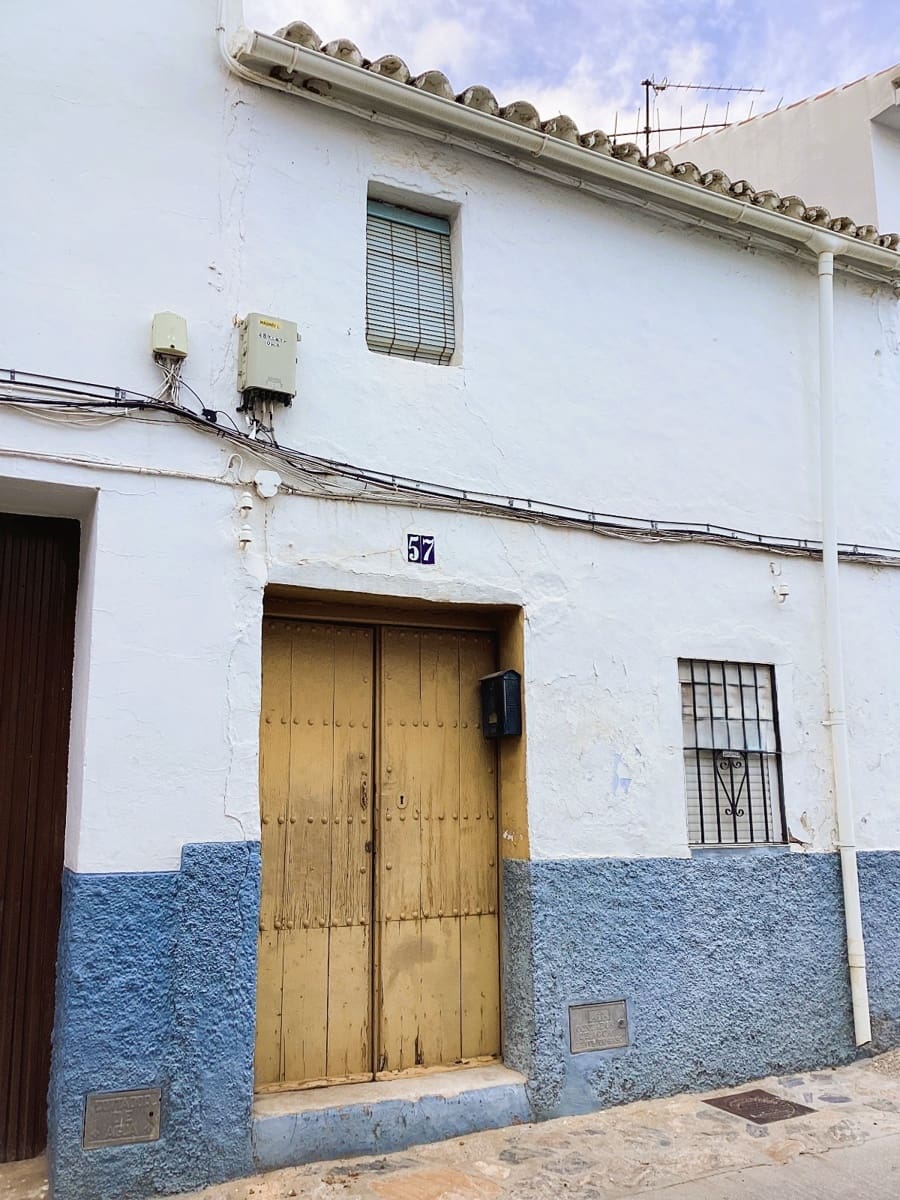 3 soveværelse Byhus til salg i Yunquera - € 49.000 (Ref: 8754970)