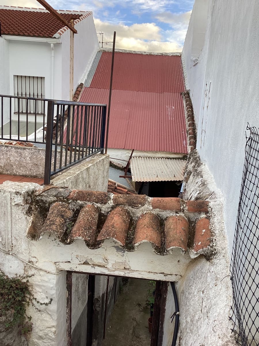 3 soveværelse Byhus til salg i Yunquera - € 49.000 (Ref: 8754970)