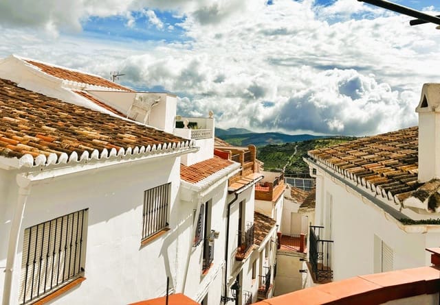 2 soverom Hus til salgs i Casarabonela - € 75 000 (Ref: 8836089)
