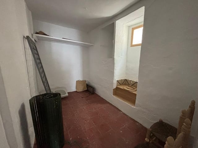 8 bedroom Townhouse for sale in Casarabonela - € 188,000 (Ref: 8924706)