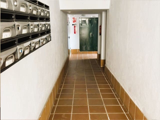2 bedroom Apartment for sale in Alozaina with pool garage - € 100,000 (Ref: 9151689)