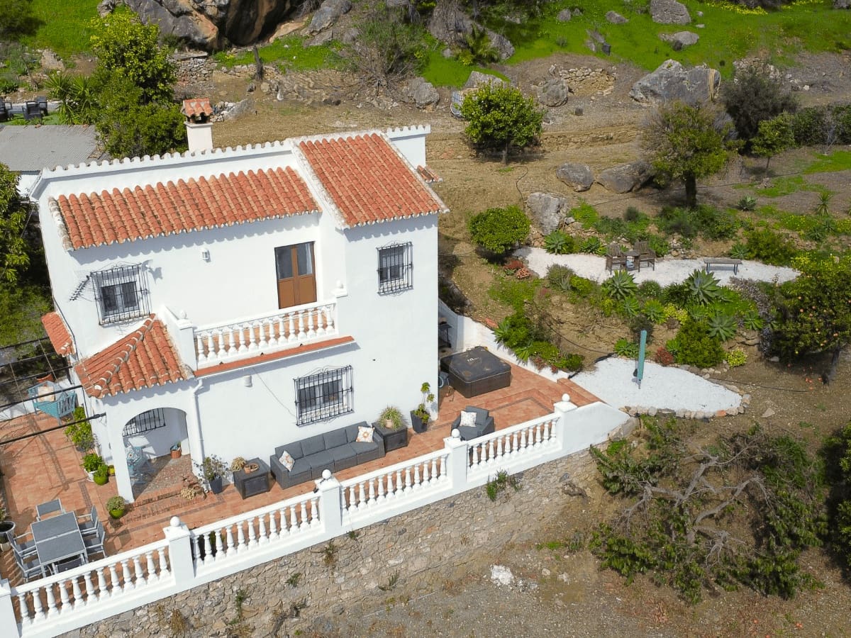 3 soveværelse Villa til salg i Casarabonela med garage - € 350.000 (Ref: 9475574)